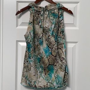 Signature by Larry Levine Tops - Multicolored twist neckline tank top Signature by Larry Levine Tops - Multicolored twist neckline tank top